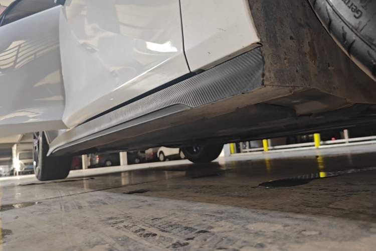 Used CHANGAN UNI-V 2024 1.5T Smart Navigation Version Right Side Sill