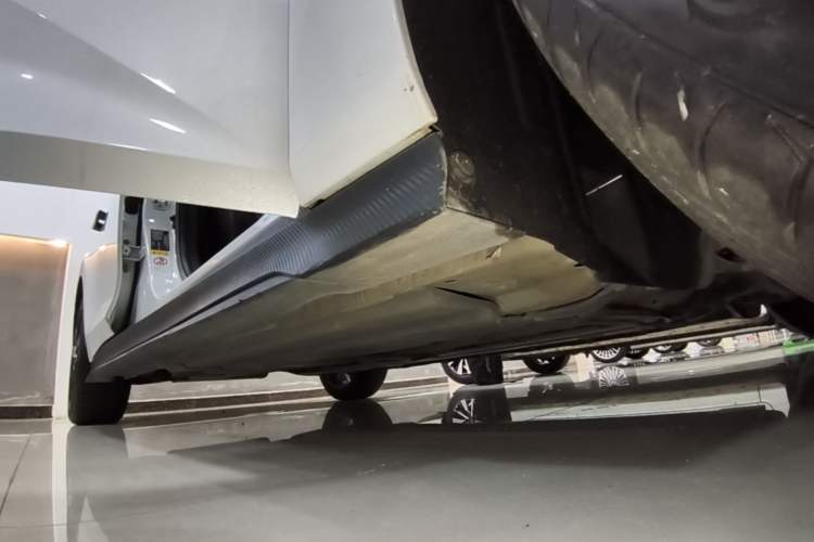Used CHANGAN UNI-V 2024 1.5T Prestige Edition Right Side Sill