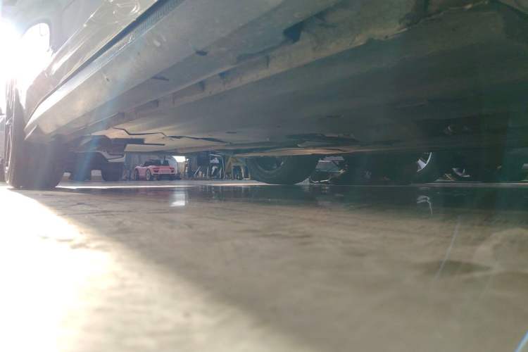 Used CHANGAN UNI-V 2024 1.5T High-Energy Version Right Side Sill