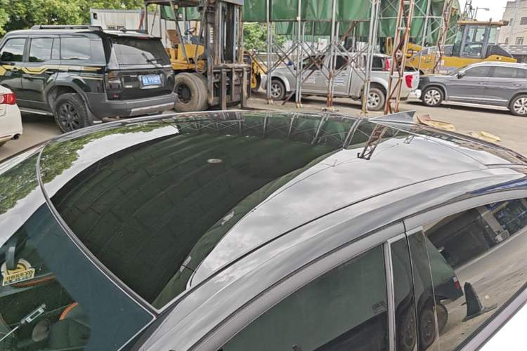Used CHANGAN UNI-V 2024 1.5T High-Energy Version Roof