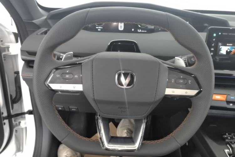 Used CHANGAN UNI-V 2024 1.5T High-Energy Version Steering Wheel