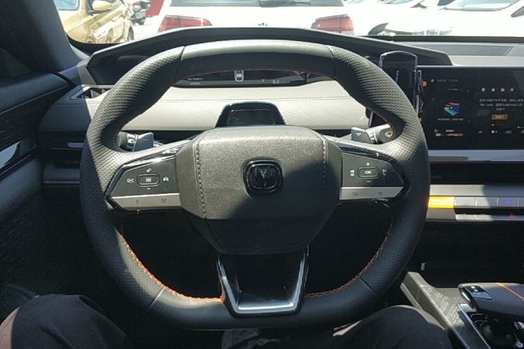 Used CHANGAN UNI-V 2024 1.5T Prestige Edition Steering Wheel