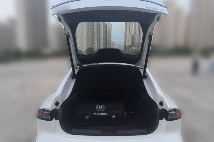 Used CHANGAN UNI-V 2024 1.5T Luxury Edition Trunk