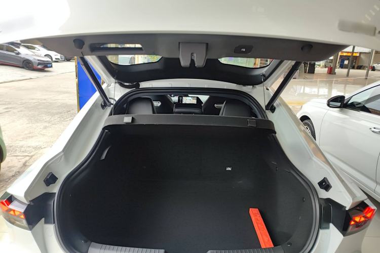 Used CHANGAN UNI-V 2024 1.5T Prestige Edition Trunk
