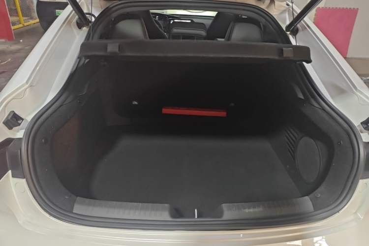 Used CHANGAN UNI-V 2024 1.5T Smart Navigation Version Trunk