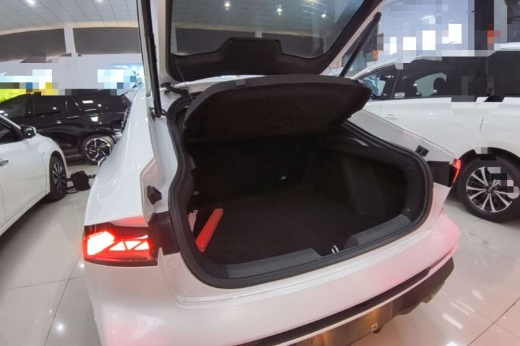 Used CHANGAN UNI-V 2024 1.5T Prestige Edition Trunk