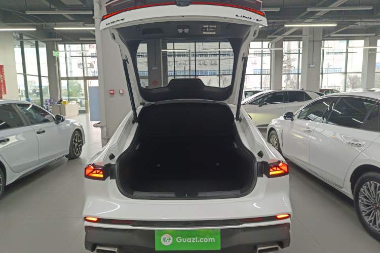 Used CHANGAN UNI-V 2024 1.5T Prestige Edition Trunk