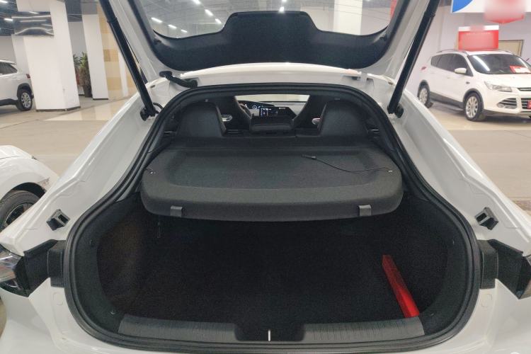 Used CHANGAN UNI-V 2024 1.5T High-Energy Version Trunk