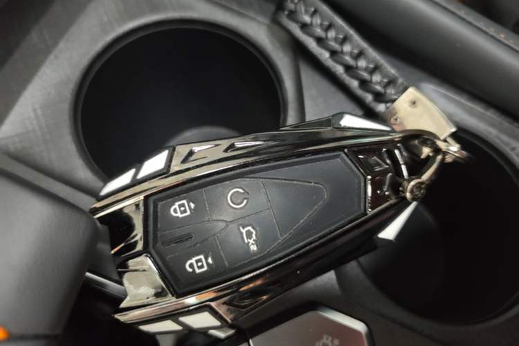 Used CHANGAN UNI-V 2024 1.5T Prestige Edition Vehicle Key