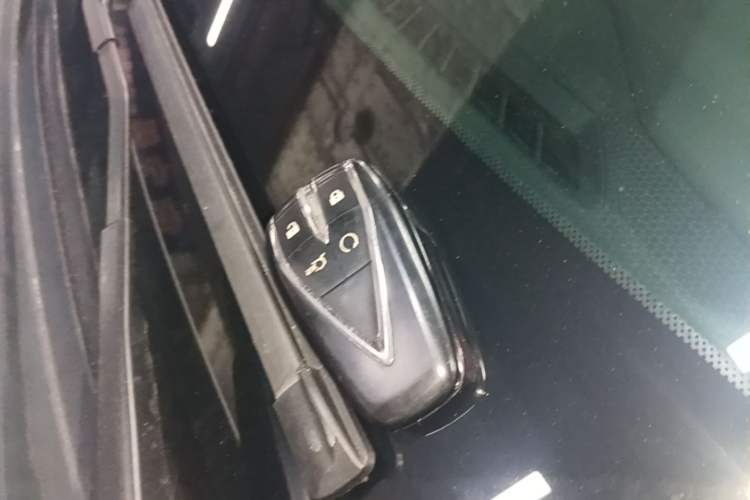 Used CHANGAN UNI-V 2024 1.5T High-Energy Version Vehicle Key