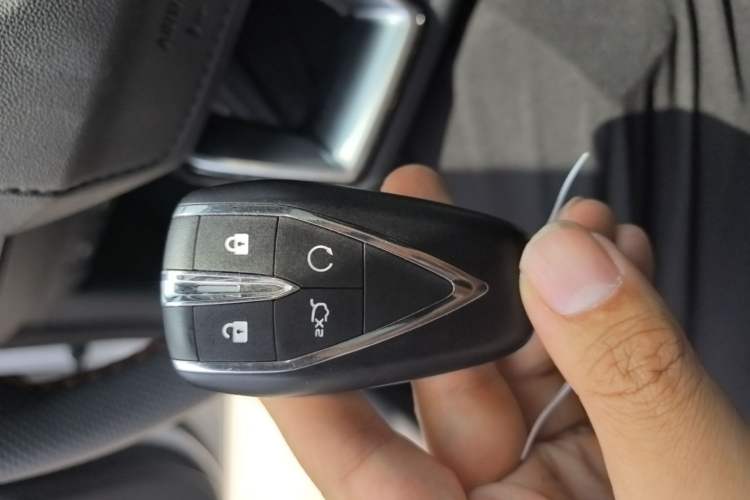 Used CHANGAN UNI-V 2024 1.5T Prestige Edition Vehicle Key