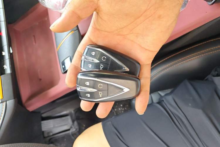 Used CHANGAN UNI-V 2024 1.5T Prestige Edition Vehicle Key