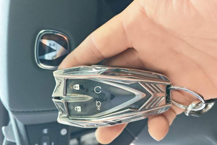 Used CHANGAN UNI-V 2024 1.5T Prestige Edition Vehicle Key