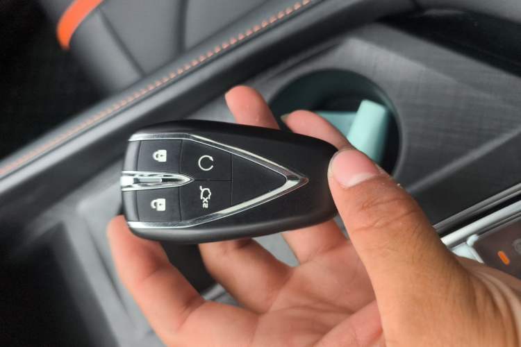 Used CHANGAN UNI-V 2024 1.5T Prestige Edition Vehicle Key