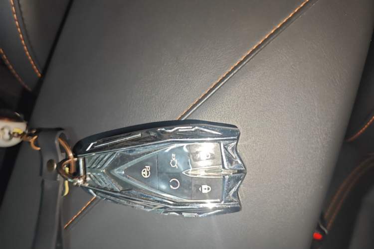 Used CHANGAN UNI-V 2024 1.5T Smart Navigation Version Vehicle Key