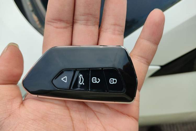 Used CHANGAN UNI-V 2024 1.5T Prestige Sport Edition Vehicle Key