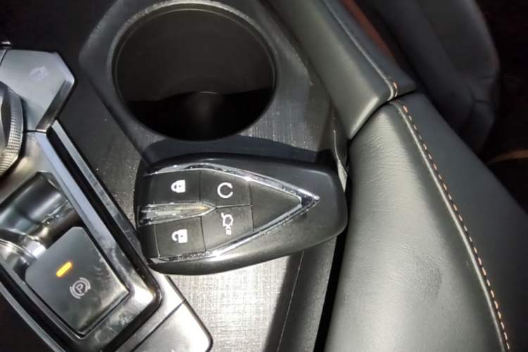 Used CHANGAN UNI-V 2024 1.5T Prestige Edition Vehicle Key