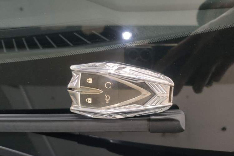 Used CHANGAN UNI-V 2024 1.5T Prestige Sport Edition Vehicle Key