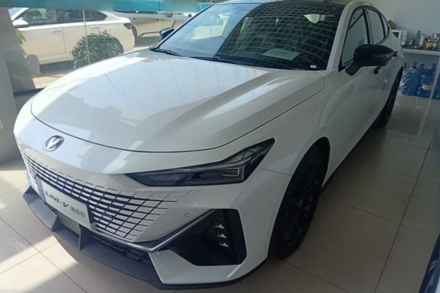 Used CHANGAN UNI-V 2024 1.5T High-Energy Version