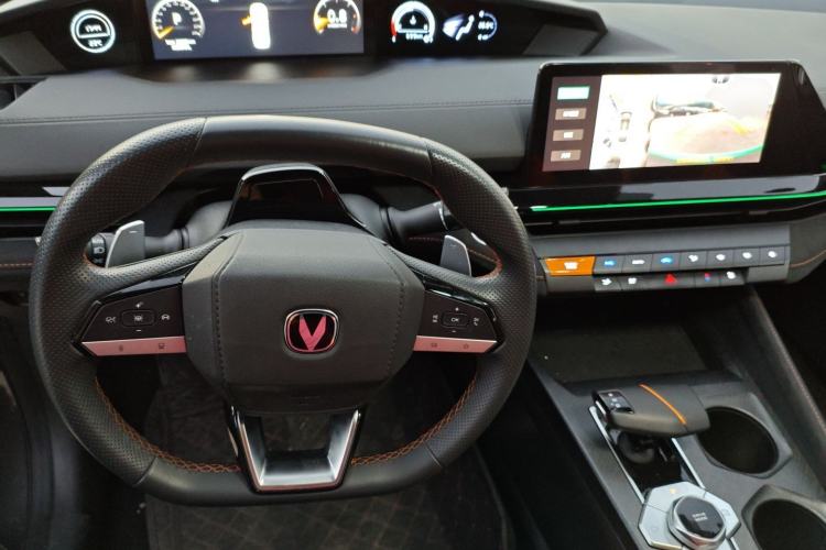 Used CHANGAN UNI-V 2024 1.5T Prestige Sport Edition Center Console