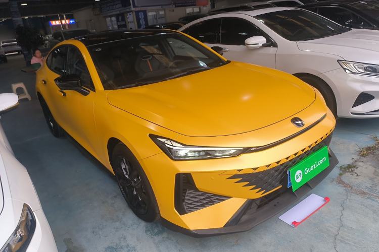 Used CHANGAN UNI-V 2024 1.5T Prestige Edition Front Right 45 Deg