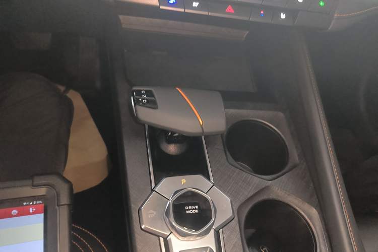 Used CHANGAN UNI-V 2024 1.5T Prestige Edition Gear Lever