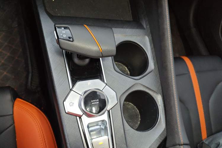 Used CHANGAN UNI-V 2024 1.5T Prestige Sport Edition Gear Lever