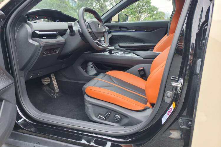 Used CHANGAN UNI-V 2024 1.5T Prestige Sport Edition Interior 5