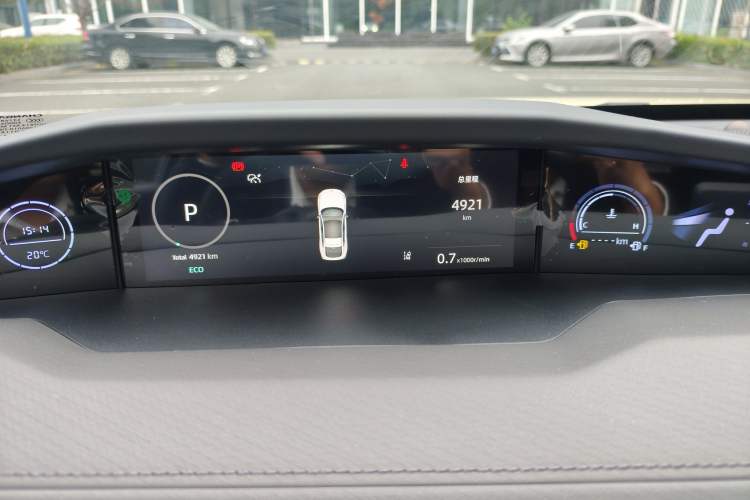 Used CHANGAN UNI-V 2024 1.5T Prestige Sport Edition Odometer Close Up
