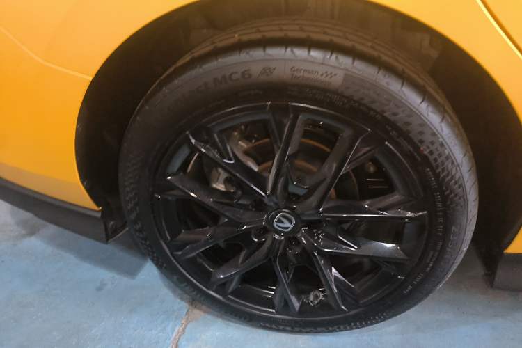 Used CHANGAN UNI-V 2024 1.5T Prestige Edition Right Rear Wheel Hub