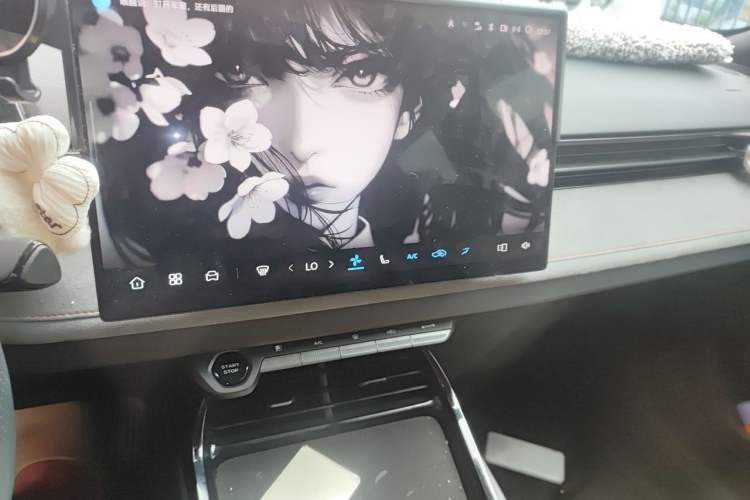 Used CHANGAN UNI-V 2025 Model Third-Generation 2.0T Dynamic Edition Audio And AC Panel
