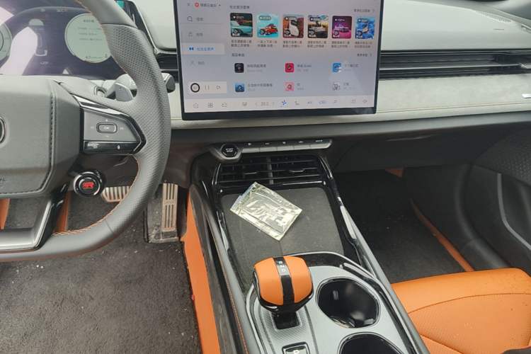 Used CHANGAN UNI-V 2025 Model Third-Generation 2.0T Dynamic Edition Audio And AC Panel