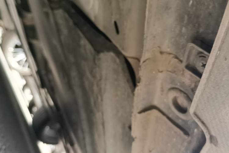 Used CHANGAN UNI-V 2025 Model Third-Generation 2.0T Dynamic Edition Chassis Front Left