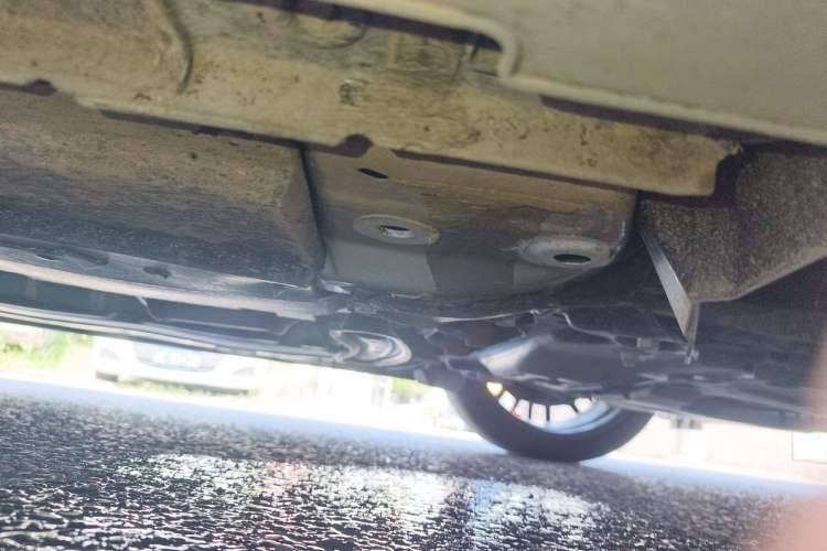 Used CHANGAN UNI-V 2025 Model Third-Generation 2.0T Dynamic Edition Chassis Front Right