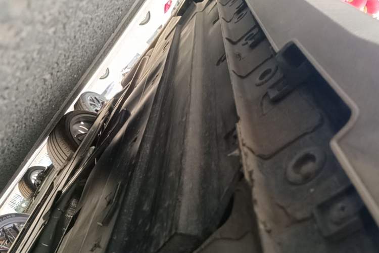 Used CHANGAN UNI-V 2025 Model Third-Generation 2.0T Dynamic Edition Chassis Front Right