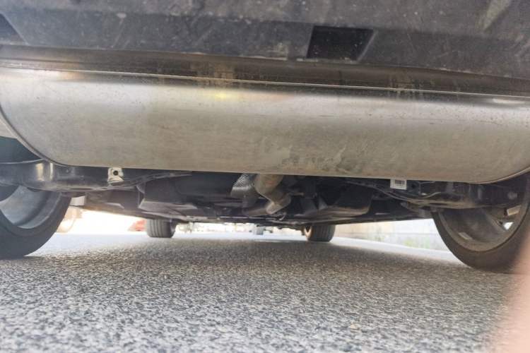 Used CHANGAN UNI-V 2025 Model Third-Generation 2.0T Dynamic Edition Chassis Rear