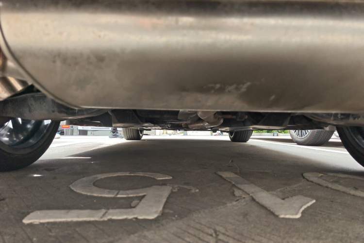 Used CHANGAN UNI-V 2025 Model Third-Generation 1.5T 500Bar Prestige Sports Edition Chassis Rear