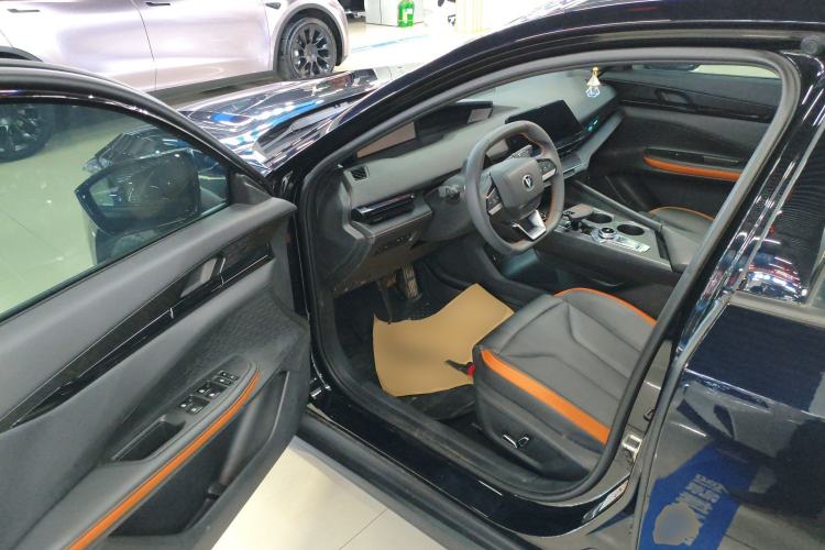 Used CHANGAN UNI-V 2025 1.5T 500Bar High-Energy Version Driver Seat