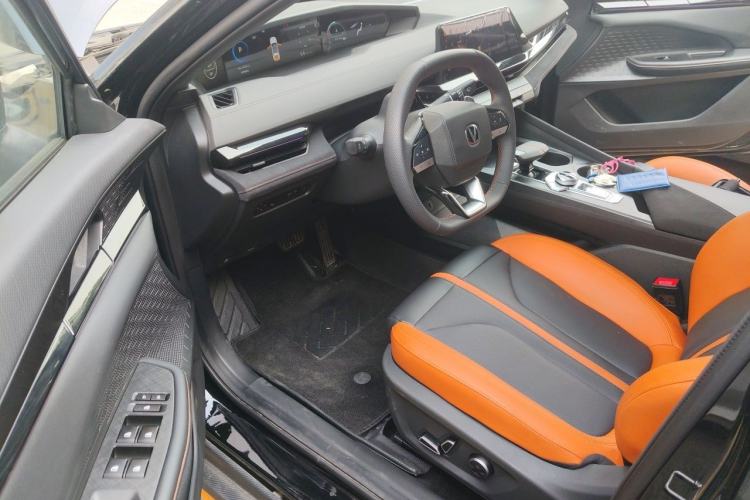 Used CHANGAN UNI-V 2025 1.5T 500Bar Prestige Sporty Version Driver Seat