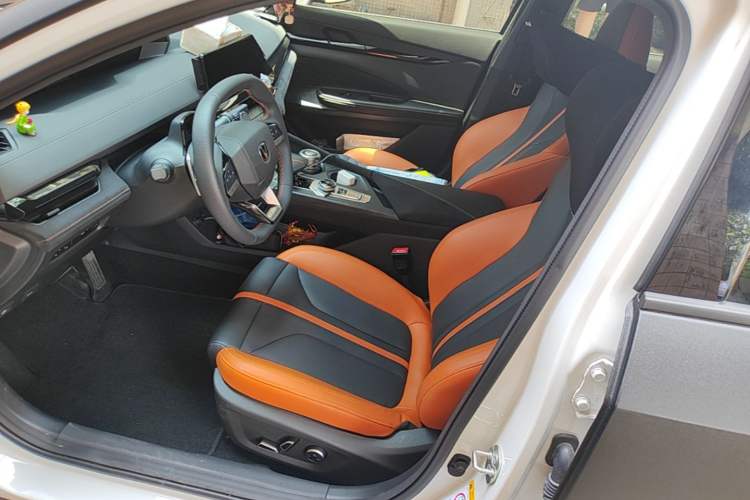 Used CHANGAN UNI-V 2025 Model Third-Generation 1.5T 500Bar Prestige Sports Edition Driver Seat