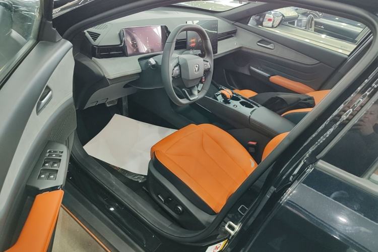 Used CHANGAN UNI-V 2025 Model Third-Generation 2.0T Dynamic Edition Driver Seat