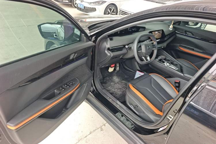 Used CHANGAN UNI-V 2025 1.5T 500Bar High-Energy Version Driver Seat
