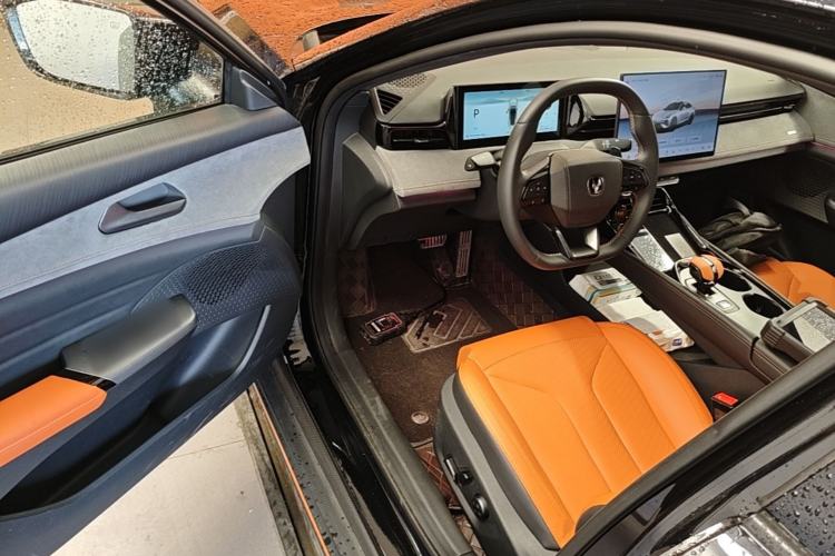 Used CHANGAN UNI-V 2025 Model Third-Generation 2.0T Dynamic Edition Driver Seat