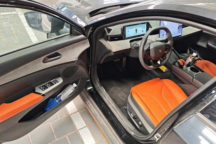 Used CHANGAN UNI-V 2025 Model Third-Generation 2.0T Dynamic Edition Driver Seat