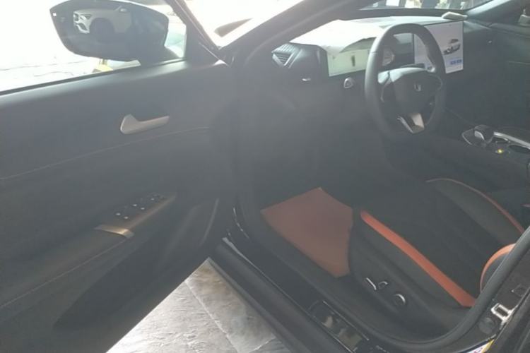 Used CHANGAN UNI-V 2025 Model Third-Generation 1.5T 500Bar Prestige Edition Driver Seat