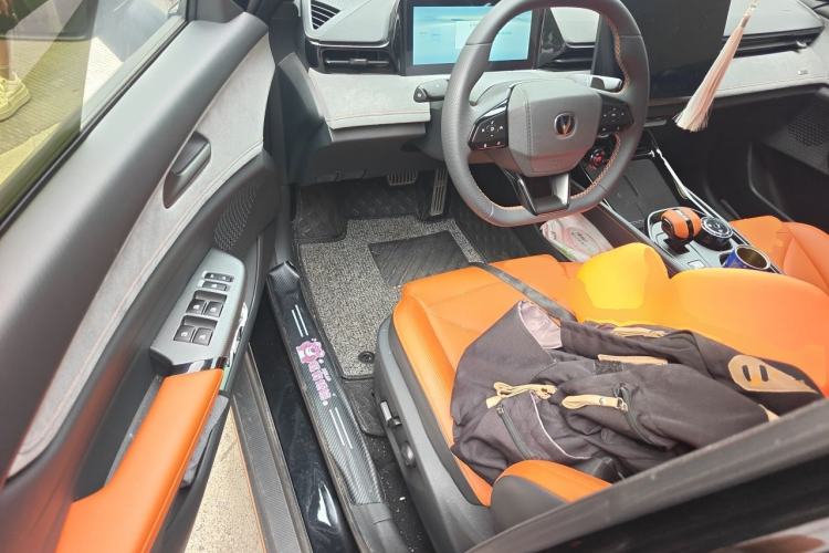 Used CHANGAN UNI-V 2025 Model Third-Generation 1.5T 500Bar Prestige Sports Edition Driver Seat