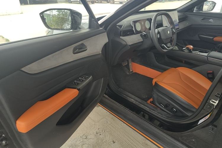 Used CHANGAN UNI-V 2025 Model Third-Generation 2.0T Dynamic Edition Driver Seat