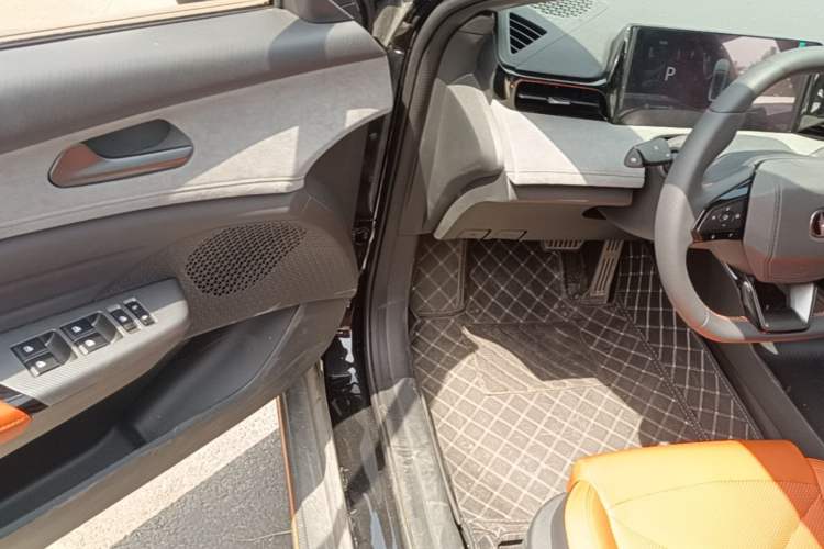 Used CHANGAN UNI-V 2025 Model Third-Generation 2.0T Dynamic Edition Driver Seat