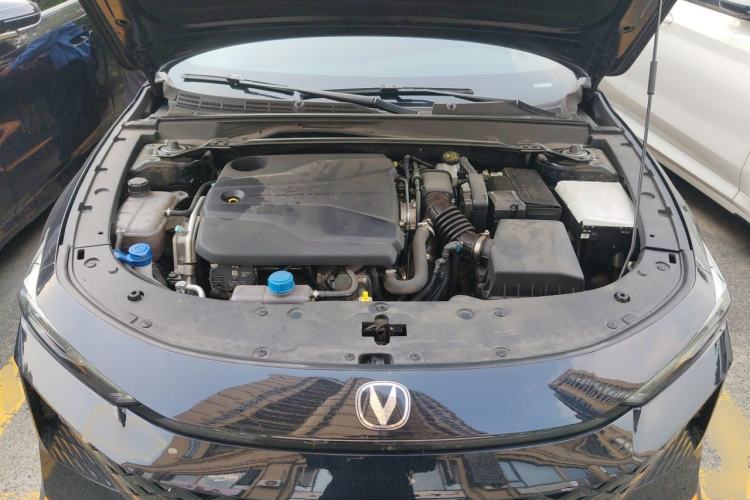 Used CHANGAN UNI-V 2025 1.5T 500Bar Prestige Sporty Version Engine Bay