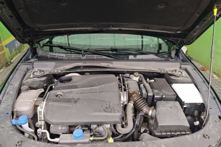 Used CHANGAN UNI-V 2025 Model Third-Generation 1.5T 500Bar Prestige Sports Edition Engine Bay